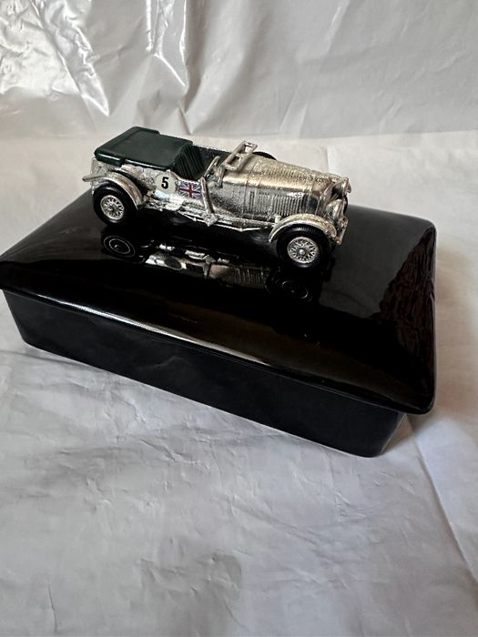 Антикварна попільничка Lesney, оригінал