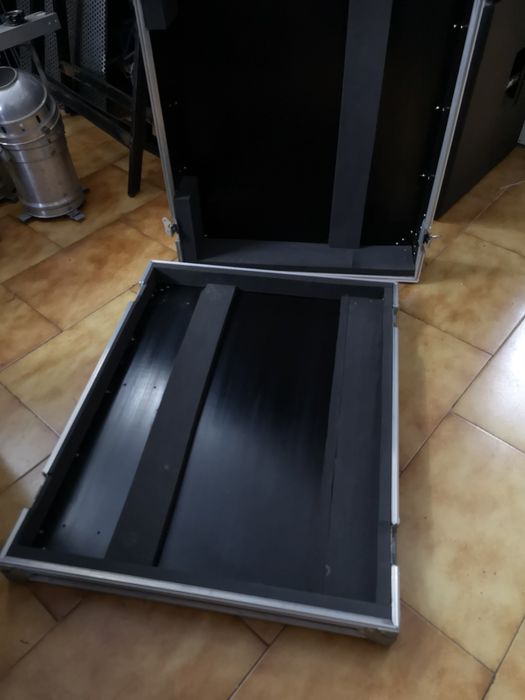 Flightcase para mesa de som SANTOSOM