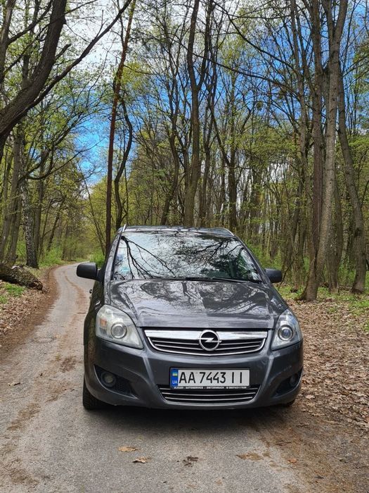 Opel Zafira b 1.9  150к.с. дизель 2010р