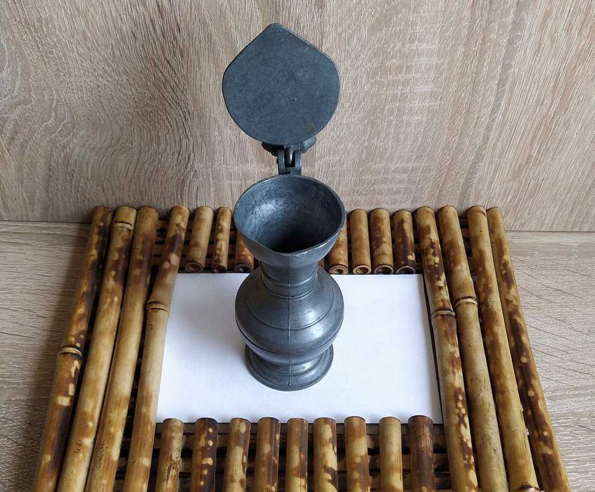 Mały cynowy dzbanek winny. Niemcy, lata 70