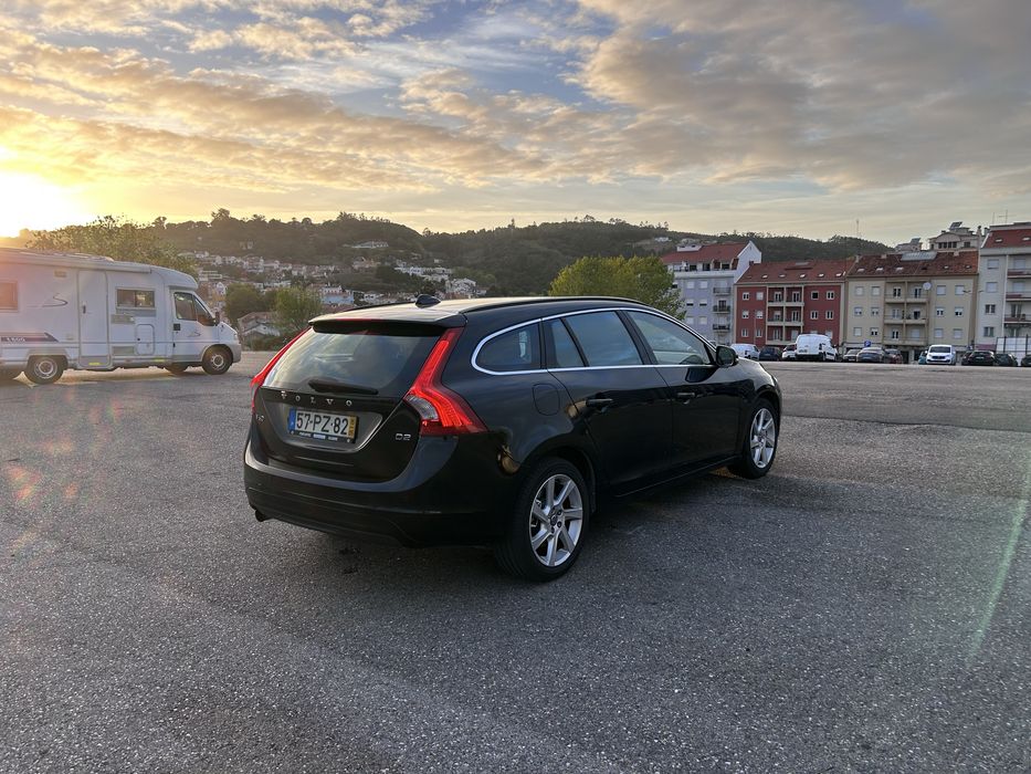 Volvo V60 D2 Momentum Automática