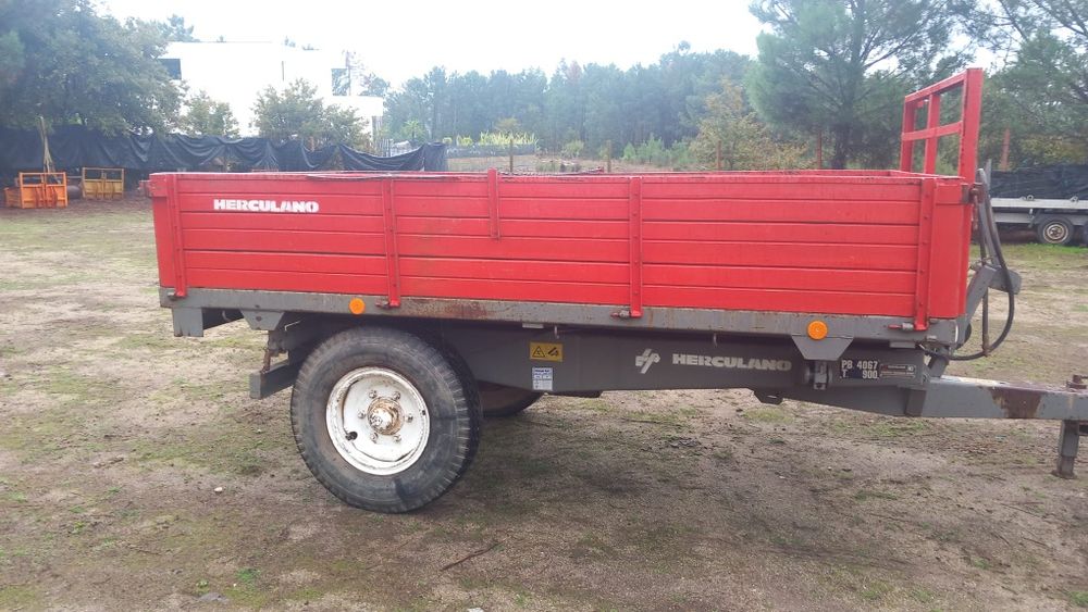 Vendo reboque semi-novo