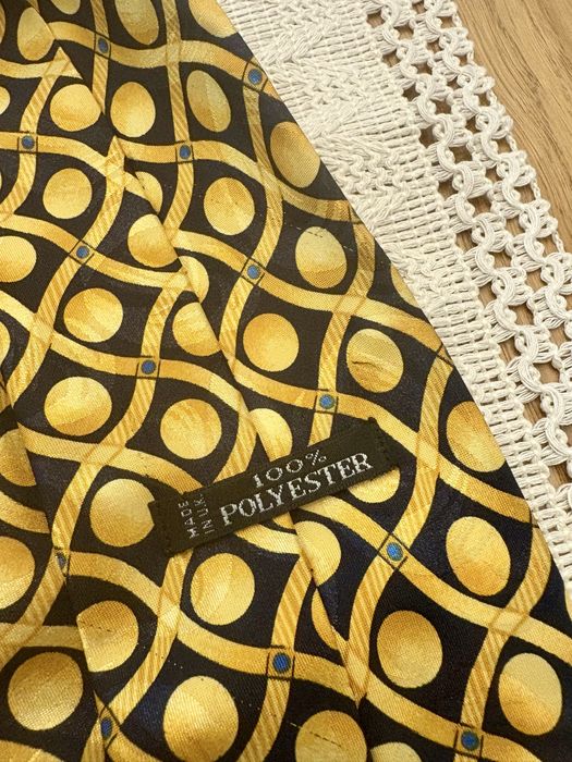 Krawat, który sam chciał się zawiązać