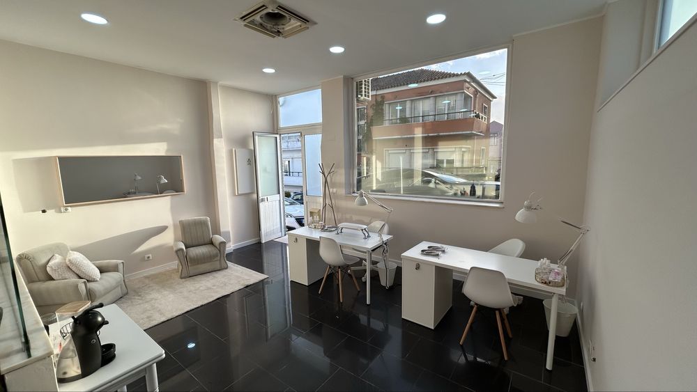 Arrenda mesa de manicure