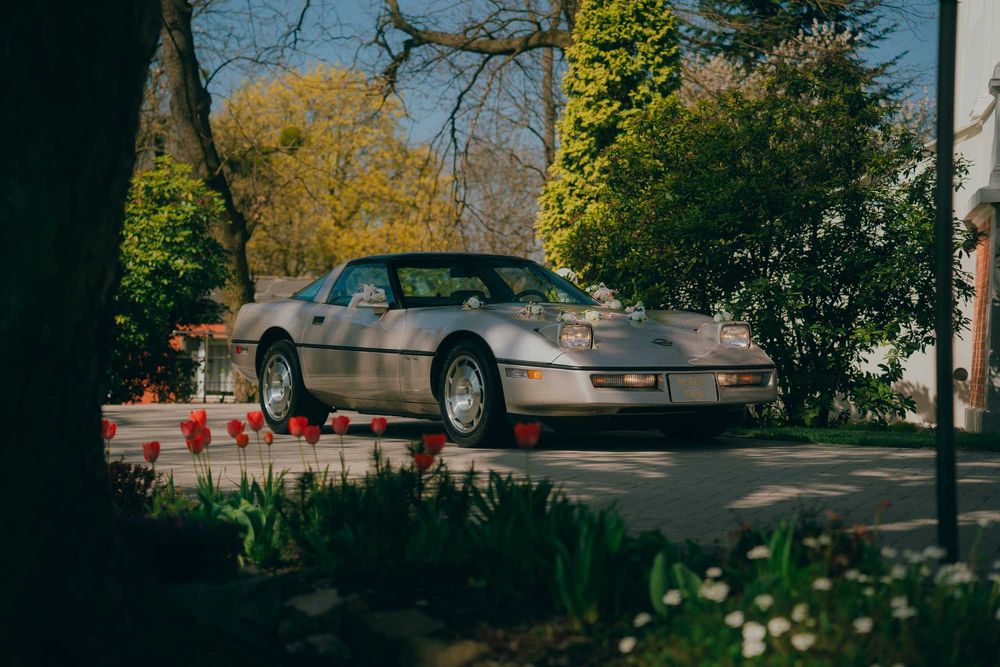 Szampańska Corvette C4 - wynajem samochodu, auto na ślub, wesele