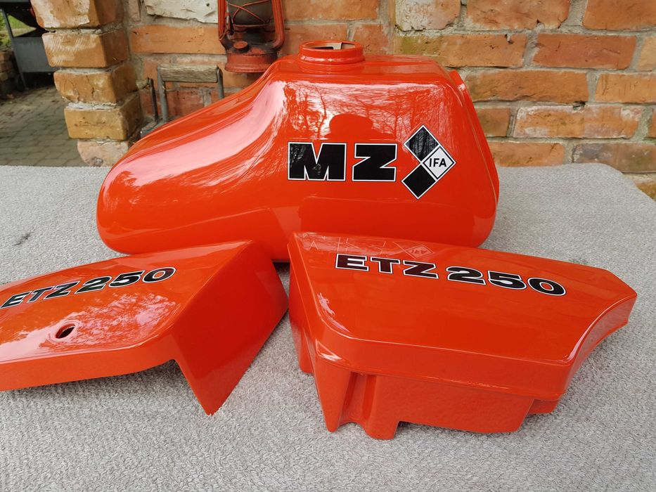 MZ ETZ części zbiornik boczki shl awo wfm romet simson