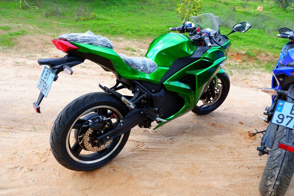 Mota A1 elétrica 125cc 130km/h 8kw estilo Kawasaki Ninja IVA incluido