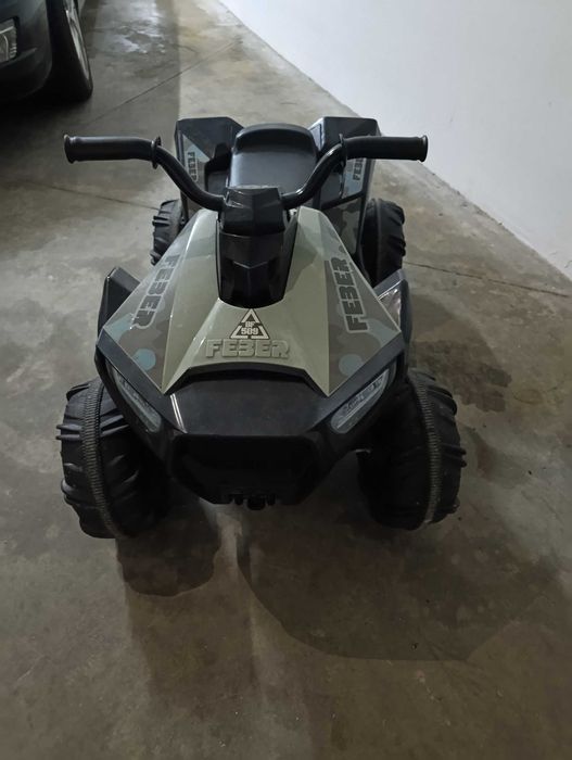 Moto 4 criança (Feber)