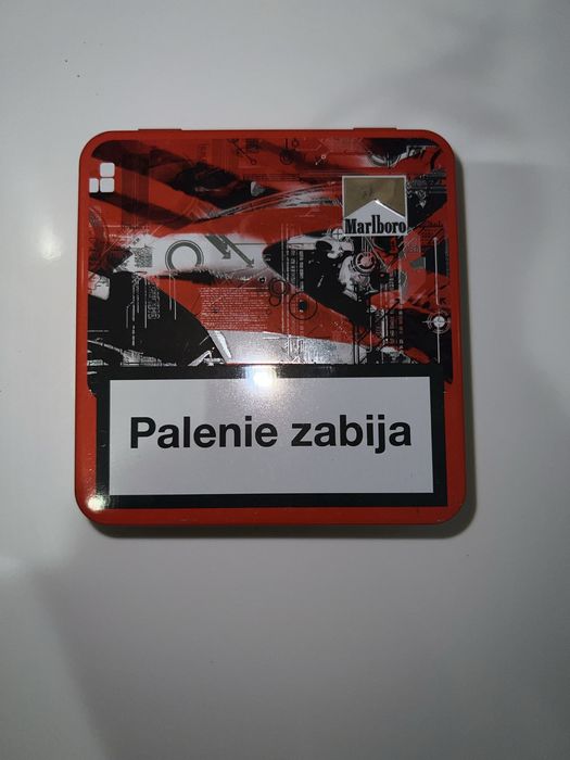 Papierośnica metalowa Malboro + gratis