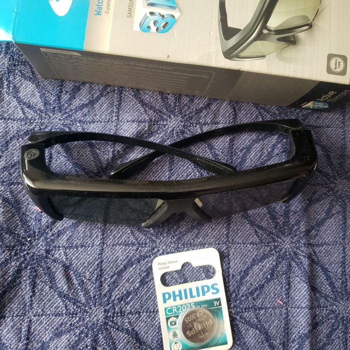 3D samsung active glasses .