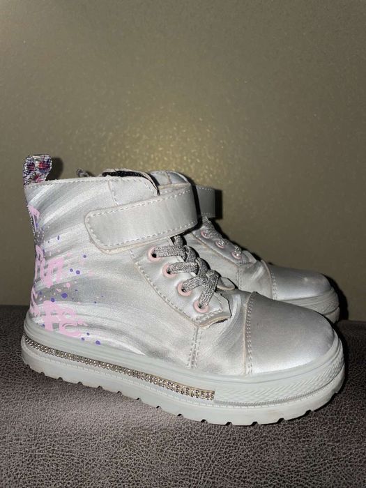 Чудові черевикі 28 розмір