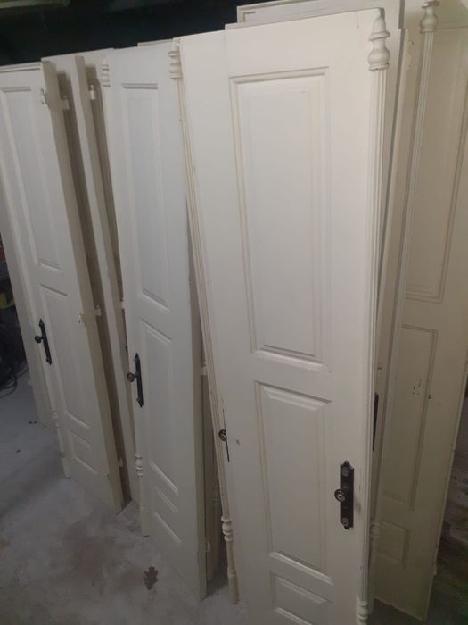 Portas vintage……………