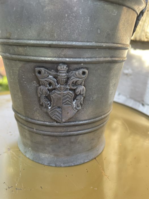 Magnífico balde de gelo estanho antiqua, antigo