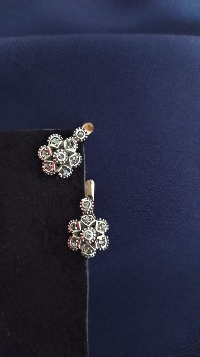 Peças de prata com ouro