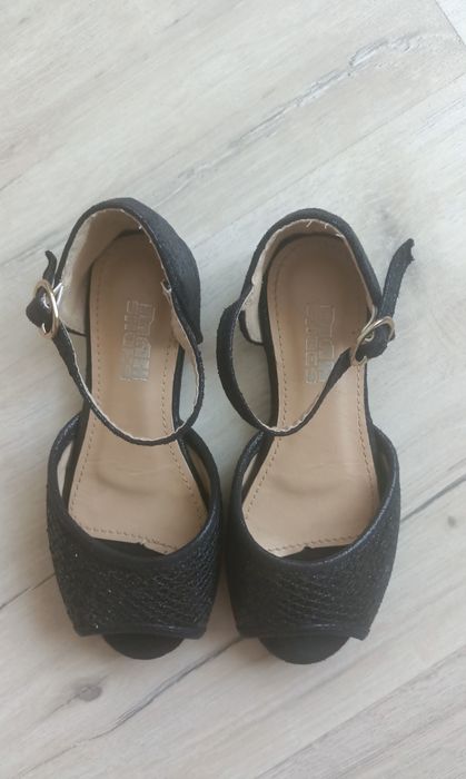 Sandałki dziewczęce r.24