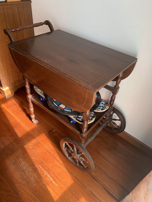 Carrinho de bebidas antigo