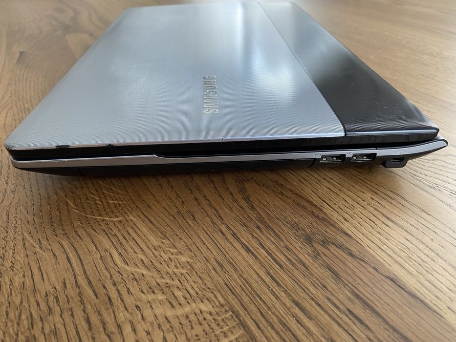 Laptop Samsung NP300E5C bez dysku