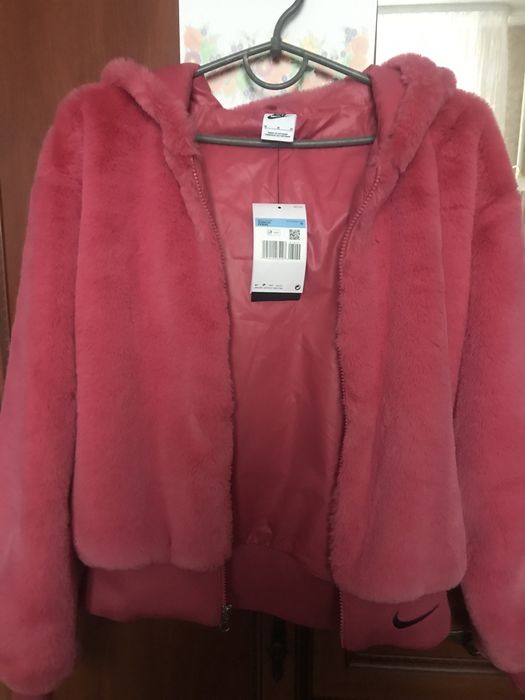 Куртка Nike  M