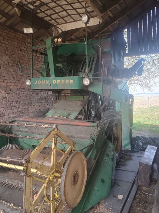 Продам комбайн , John Deere 330.