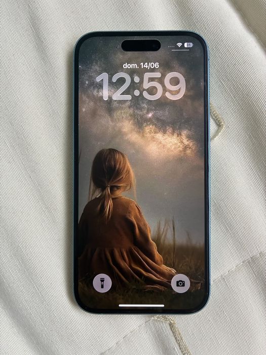 iPhone 16  verde agua  128GB