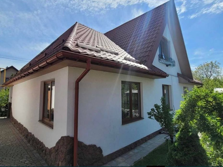 Будинок, гостьовий буд, гараж, альтанка від власника