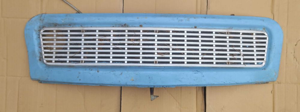 Trabant Grill Atrapa przod