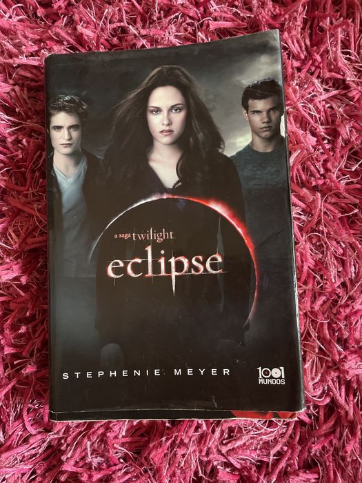 Livro eclipse da saga twilight