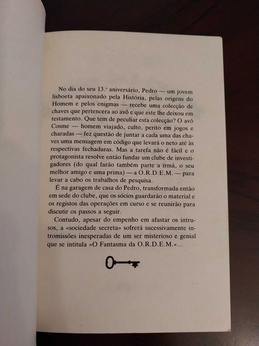 “Clube das Chaves - Na Crista da Onda” (Volume 10), de Maria Teresa Maia Gonzalez e Maria do Rosário Pedreira