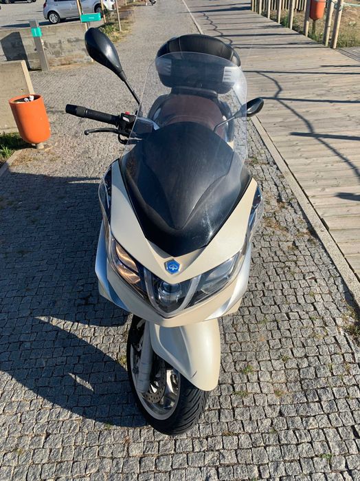 Piaggio X10 500ie Executive