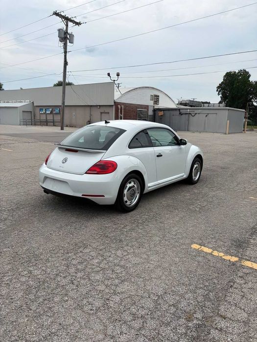 Volkswagen Beetle SE      2016