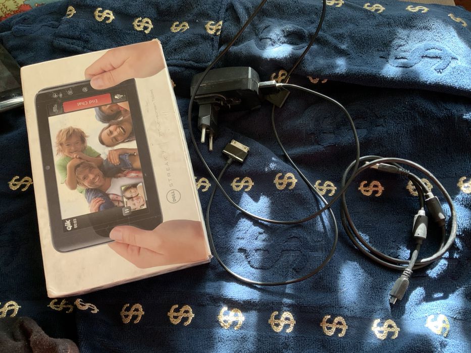 Неубиваемый планшет Dell Streak 7. 16GB, 4G, 7 дюймов. Полный комплект