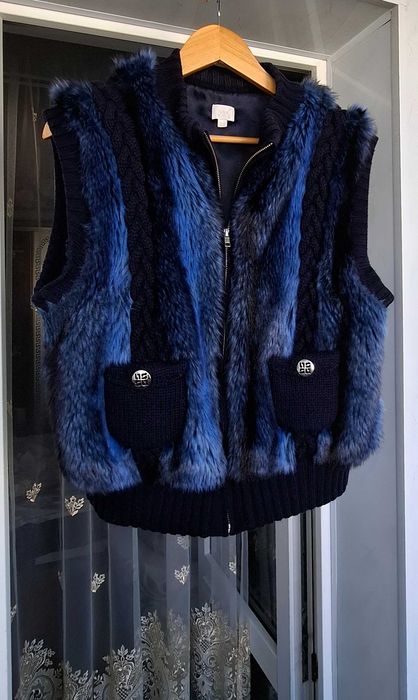 Красивая меховая жилетка утепленная безрукавка с мехом