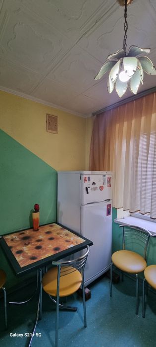 Гарна квартира на Таврійському.  Будинок цегла . Автономне опалення .