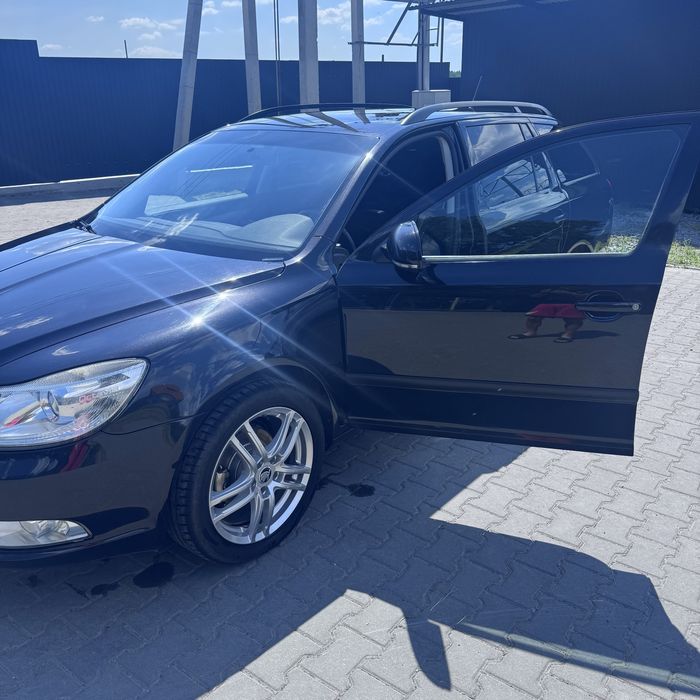 Skoda Octavia 2011 VIN TMBHT61Z6C8007227 фото оголошення 4 з 8