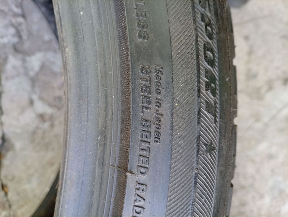 Продам пару шин Bridgestone 315/35 R20 (б/у)