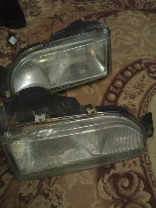 Фари на Форд Сиера