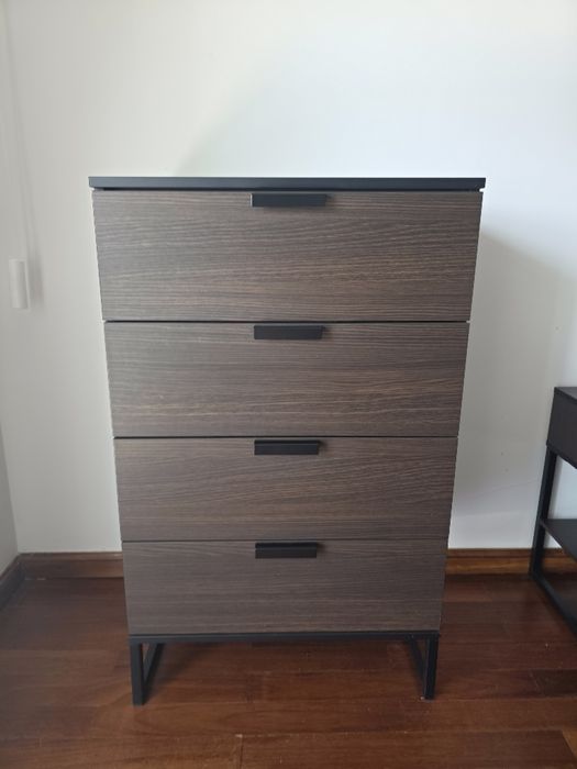 Cama de casal mobília