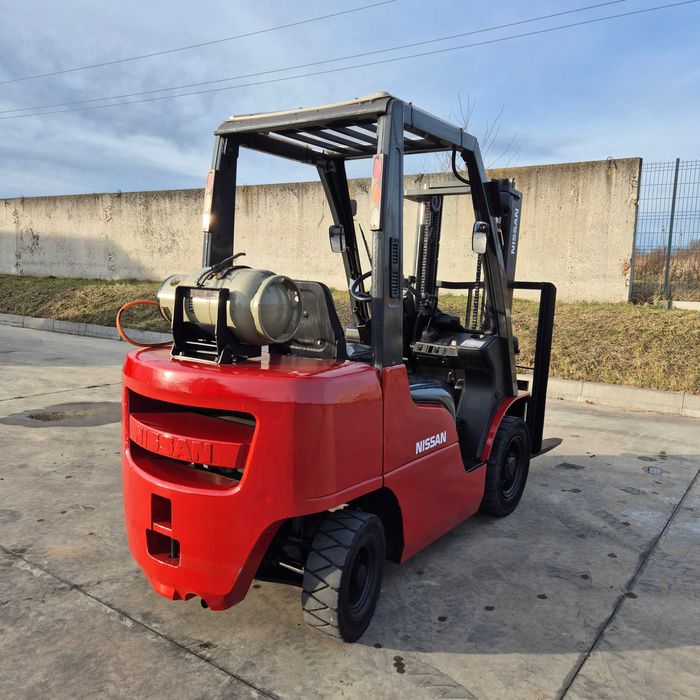 Погрузчик Nissan 2.5тон 2008р