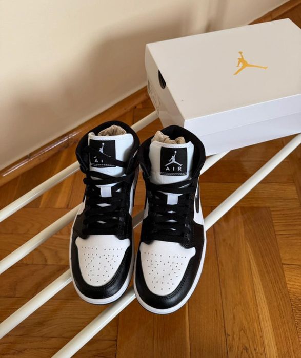Jordan 1 czarne biale damskie sneakersy jordan obuwie nowe 2025