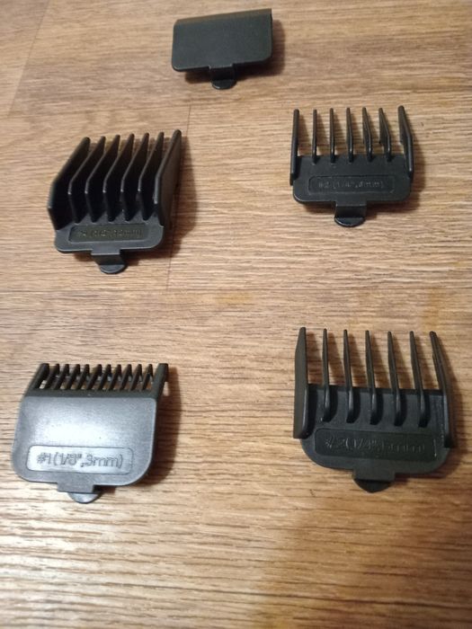 Ткани,скатерти, щетки одежные, зеркало,насадки для стрижки.