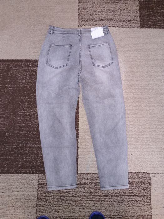 Моми джинси розмір 28