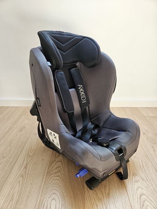 Fotelik Axkid Minikid 2 + pasy kotwiczące – bezwypadkowy