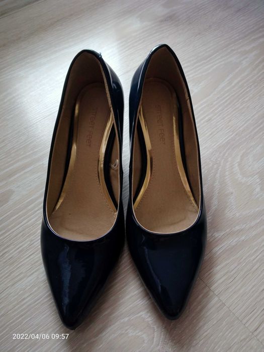 Buty szpilki granatowe