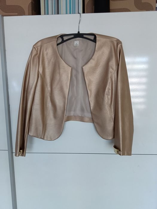 Bolerko koloru złotego