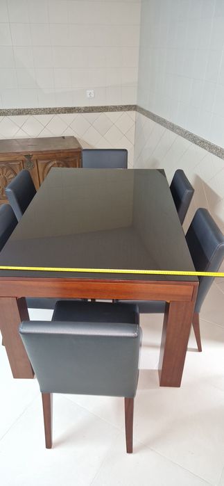 Mesa de Jantar + Cadeiras