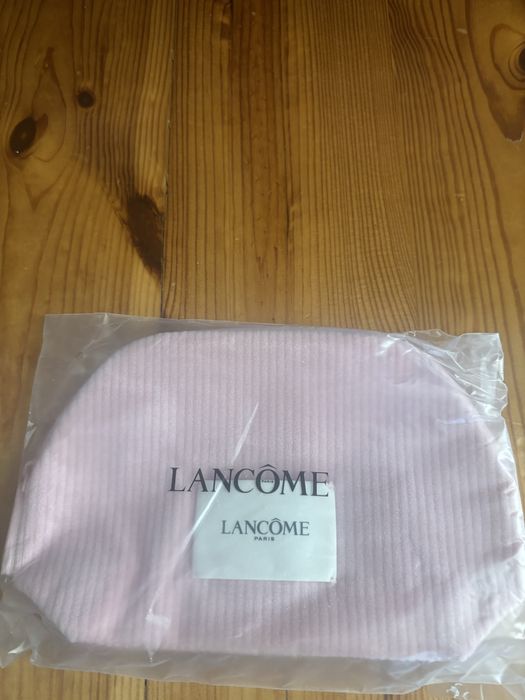 Kosmetyczka Lancome w opakowaniu
