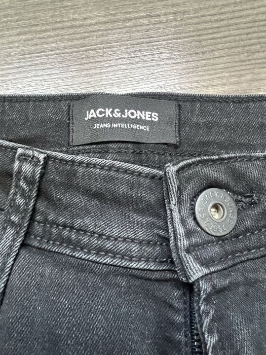 Чоловічі джинси розміру м