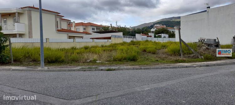 Lote de Terreno - Qtª das Rosas — Covilhã E Canhoso, Castelo Branco
