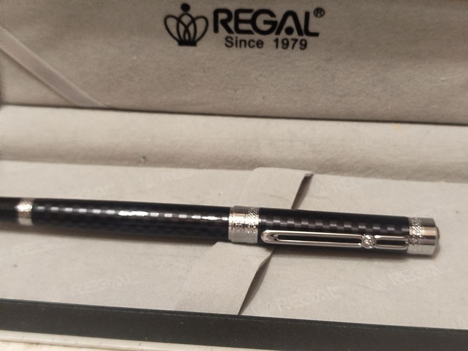 Pióro wieczne regal