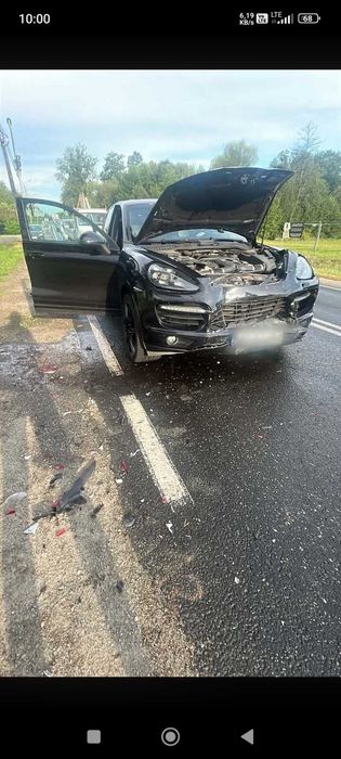 Sprzedam/zamienię Uszkodzony Porsche Cayenne S